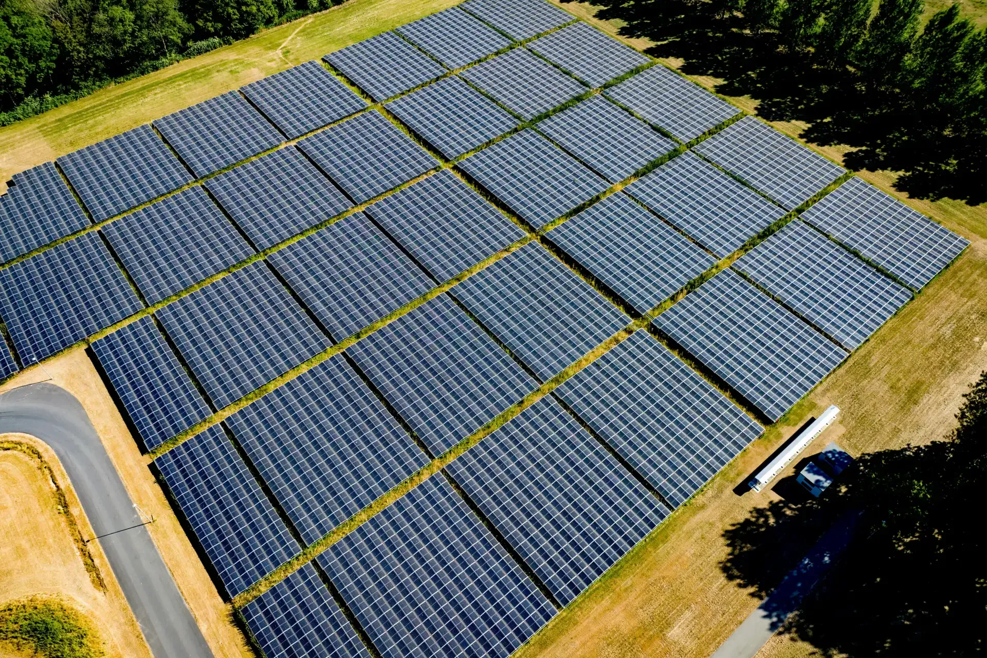 Solarfeld aus der Vogelperspektive